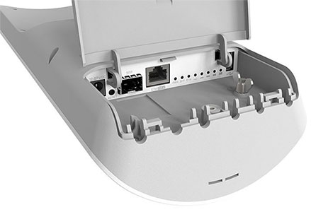 MikroTik-mANTBox-52-15s-ports